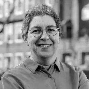 2025 Wonderment headshot - Beth Ferholt
